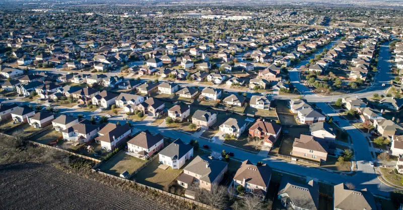 Texas has the third cheapest house prices in 2023 with a price drop on average 0.42%, saving buyers around $1,241 per purchase.